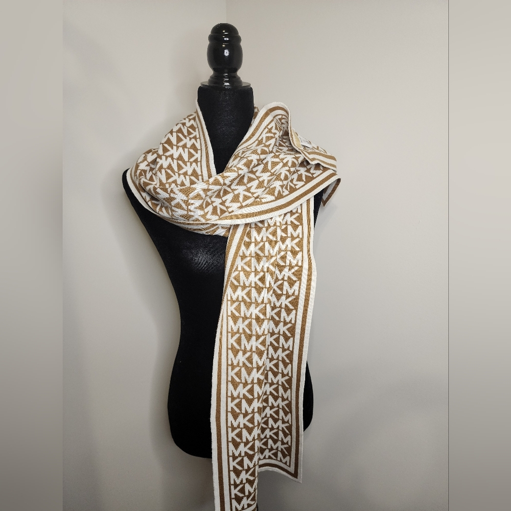 Michael Kors Circle Logo Scarf - Camel/Cream